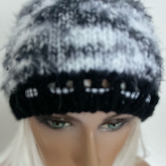Hand Knits 2 Love Slouch Beanie Hat Cap Mohair Look Tassel Adjustable  Stylish - Picture 11 of 11